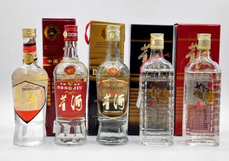 万州回收红董褐董白董3款90年代的老董酒分别多少钱一瓶，各自介绍与特点分析
