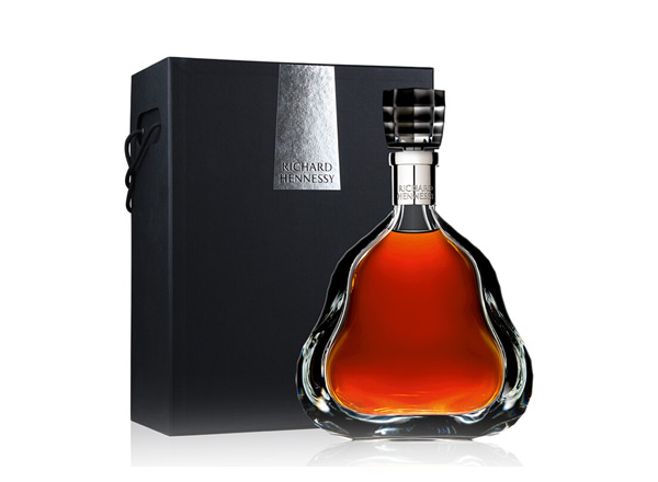 万州收购轩尼诗李察XO回收Hennessy洋酒干邑白兰地700ml