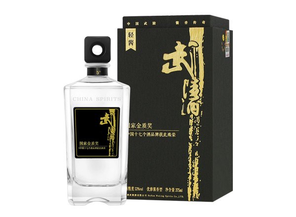 万州上门回收武陵酒轻酱53度375ml国家金质奖礼盒装