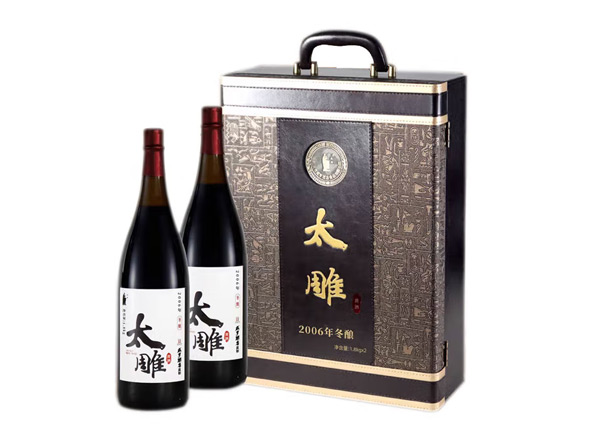 万州回收太雕黄酒咸亨酒店太雕黄酒2006年冬酿1.8KG*2礼盒装绍兴黄酒